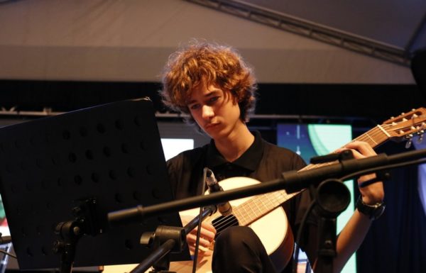 Noite Cultural no Porto Itapoa inicia em grande estilo – e neste sabado 21-12 tem mais 23