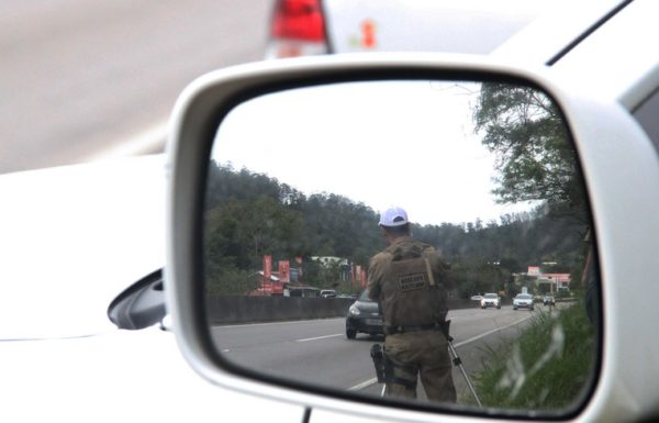 Policia Militar Rodoviaria orienta sobre cuidados ao pegar a estrada neste fim de ano