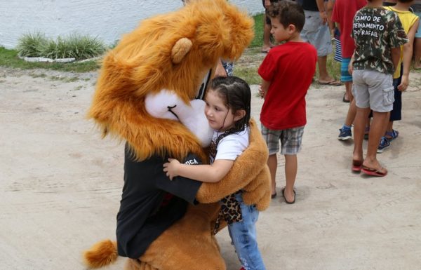 mais de 3 mil brinquedos sao distribuidos pelo projeto natal da magia 02