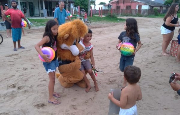 mais de 3 mil brinquedos sao distribuidos pelo projeto natal da magia 21