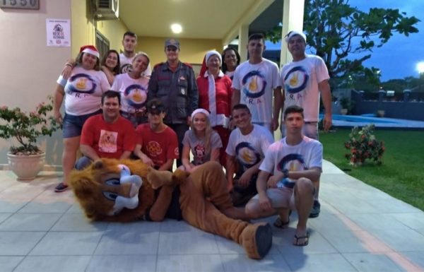 mais de 3 mil brinquedos sao distribuidos pelo projeto natal da magia 23