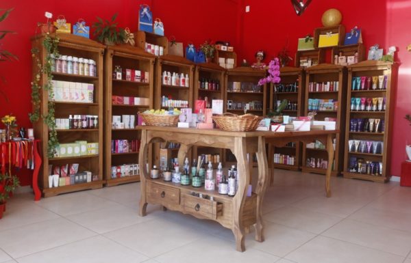 Linanis Perfumaria em Itapoa 01