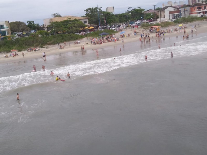 PM do Helicoptero Aguia salva crianca de afogamento em Itapoa