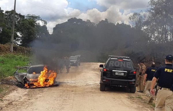 Assalto a onibus mobiliza a Policia na subida da Serra pela BR-376 7