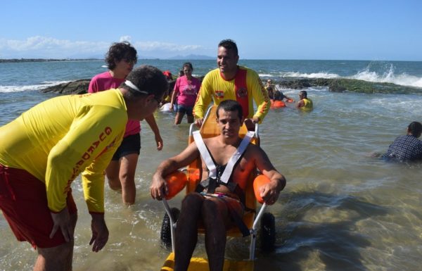 Corpo de Bombeiros Militar de Itapoa realiza Projeto Praia Acessivel 02