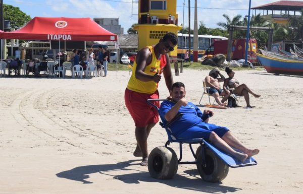 Corpo de Bombeiros Militar de Itapoa realiza Projeto Praia Acessivel 15