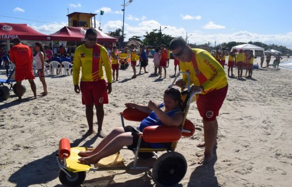 Corpo de Bombeiros Militar de Itapoa realiza Projeto Praia Acessivel 17