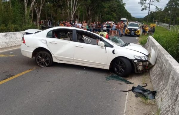 Motorista morre apos bater carro em ponte da Estrada Cornelsen em Itapoa 1