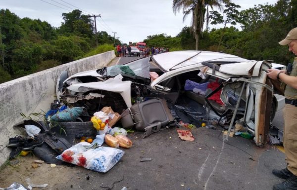 Motorista morre apos bater carro em ponte da Estrada Cornelsen em Itapoa 4