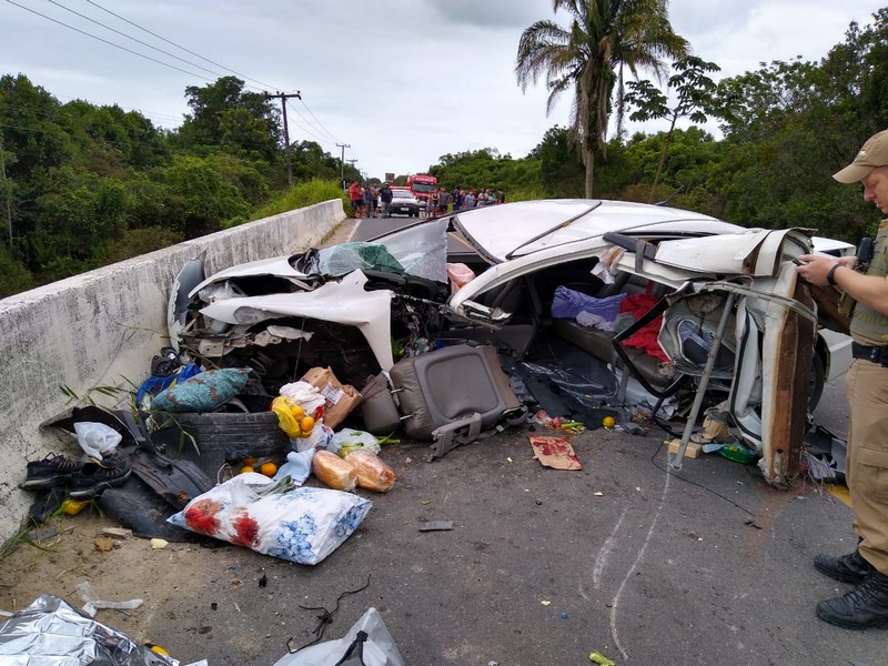 Motorista morre apos bater carro em ponte da Estrada Cornelsen em Itapoa 4