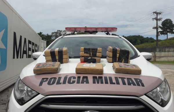Policia Militar de Itapoa apreende cocaina em conteiner dentro de empresa da Retroportuaria