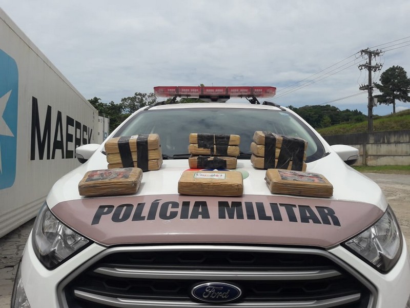 Policia Militar de Itapoa apreende cocaina em conteiner dentro de empresa da Retroportuaria