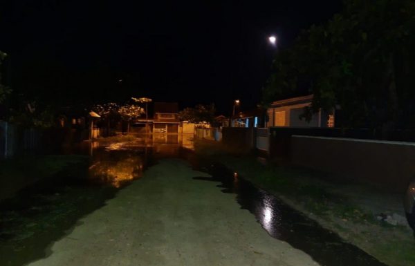 Mare alta causa alagamentos e ressaca em Itapoa 02