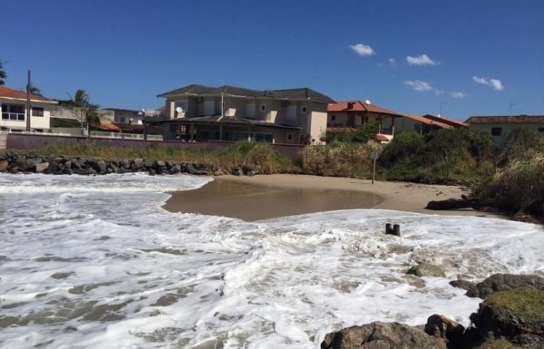 Mare alta causa alagamentos e ressaca em Itapoa 04