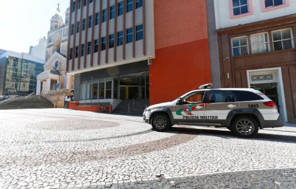 policia_militar_pmsc_isolamento_quarentena_novo_coronavirus_20200409_1529179075