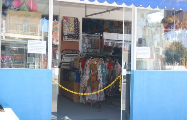 -8- FOTO Julio Penteriche - Praia de Itapoá SC Estabelecimentos comerciais de Itapoa sofrem com o momento economico causado pelo coronavirus