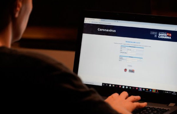 Triagem online do Governo do Estado ajuda pessoas a identificarem se estao com Covid-19