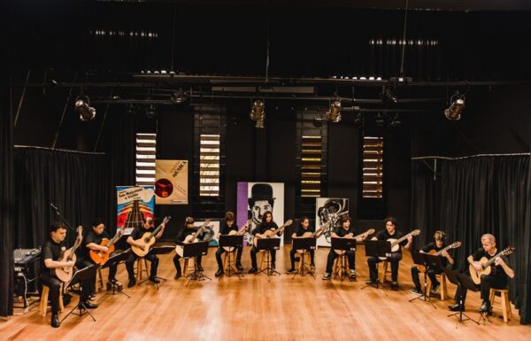 VIOLÃO 2019 - CWB-8 Empresa de regaseificacao de GNL e geracao de energia investe em projetos culturais de Itapoa