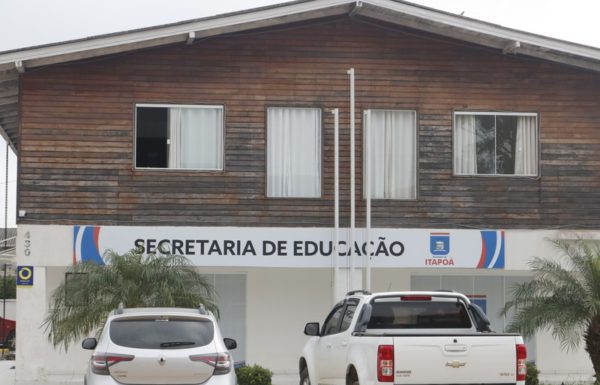 13 ÚNIC -01- Confira um panorama - FOTO Julio Penteriche - Praia de Itapoá SC