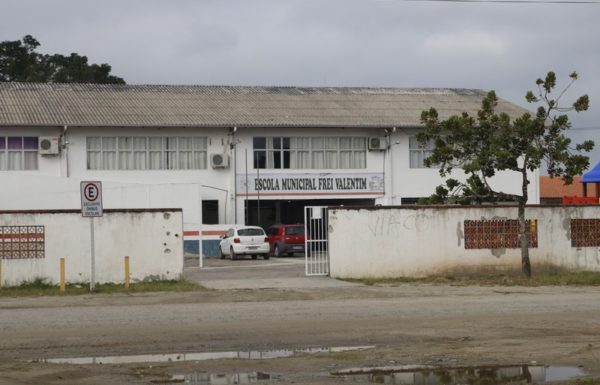 13 ÚNIC -04- Confira um panorama - FOTO Julio Penteriche - Praia de Itapoá SC
