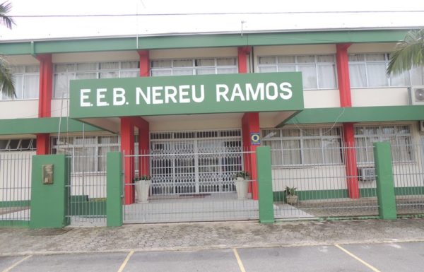 13 ÚNIC -1- LEGENDA Escola de Educação Básica Nereu Ramos - FOTO Thiago Gusso - Itapoá Notícias - Arquivo