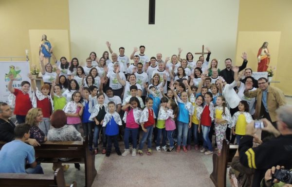 Atuais e ex-coristas do Coral Vozes da Babitonga celebram os cinco anos de atividades do Projeto -6- FOTO Thiago Gusso - Tribuna de Itapoa