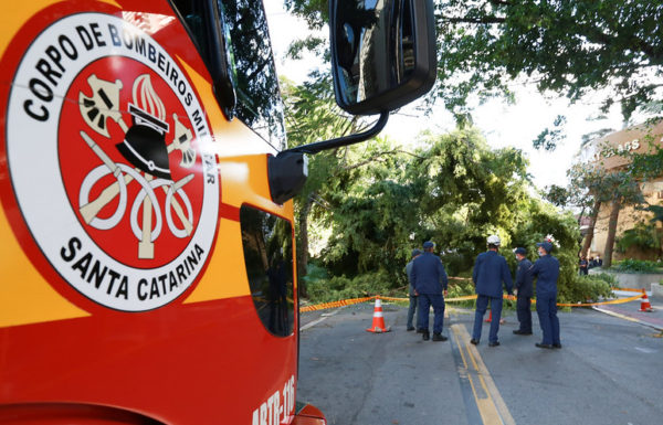 Governo do Estado de SC decreta calamidade publica por danos causados por evento climatico 18