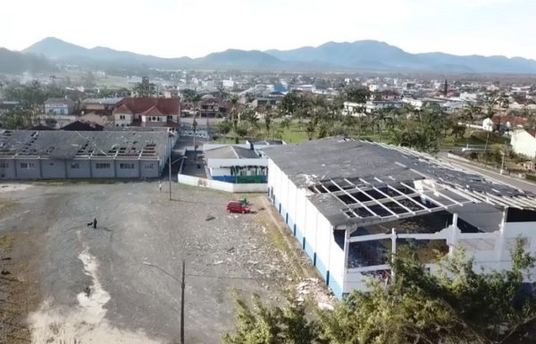 Itens de ajuda humanitaria sao entregues em diversas cidades de SC, inclusive Garuva 02