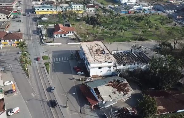 Itens de ajuda humanitaria sao entregues em diversas cidades de SC, inclusive Garuva 07