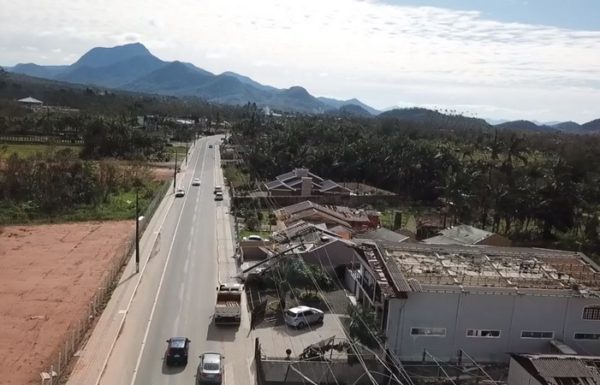 Itens de ajuda humanitaria sao entregues em diversas cidades de SC, inclusive Garuva 19