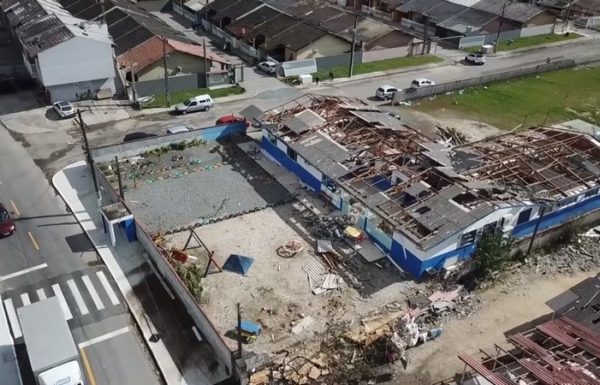 Itens de ajuda humanitaria sao entregues em diversas cidades de SC, inclusive Garuva 28