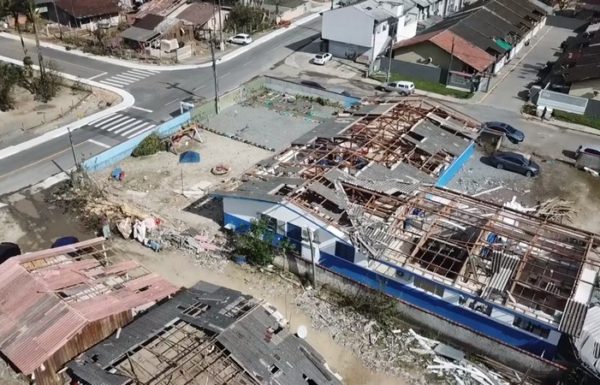 Itens de ajuda humanitaria sao entregues em diversas cidades de SC, inclusive Garuva 29