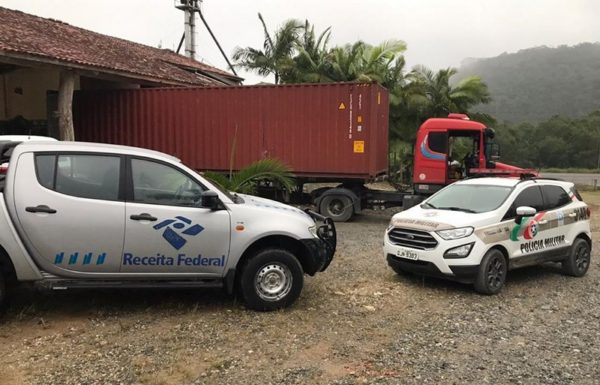 PM de Itapoa e Garuva realiza operacao com a Receita Federal para eliminar desvios de cargas 3