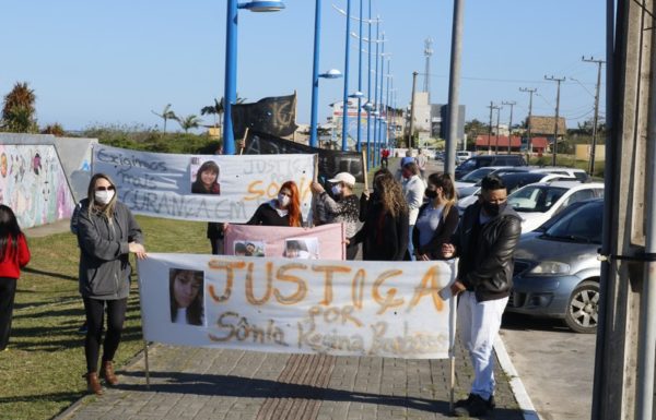Protesto pede por paz e Justica no caso Sonia em Itapoa 10
