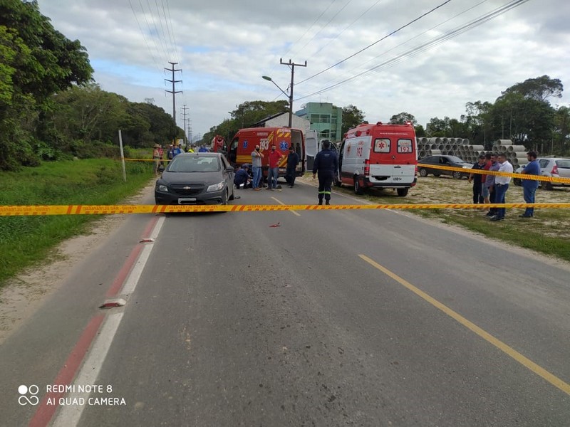 Jovem morre em colisao entre moto e automovel no Caminho da Onca