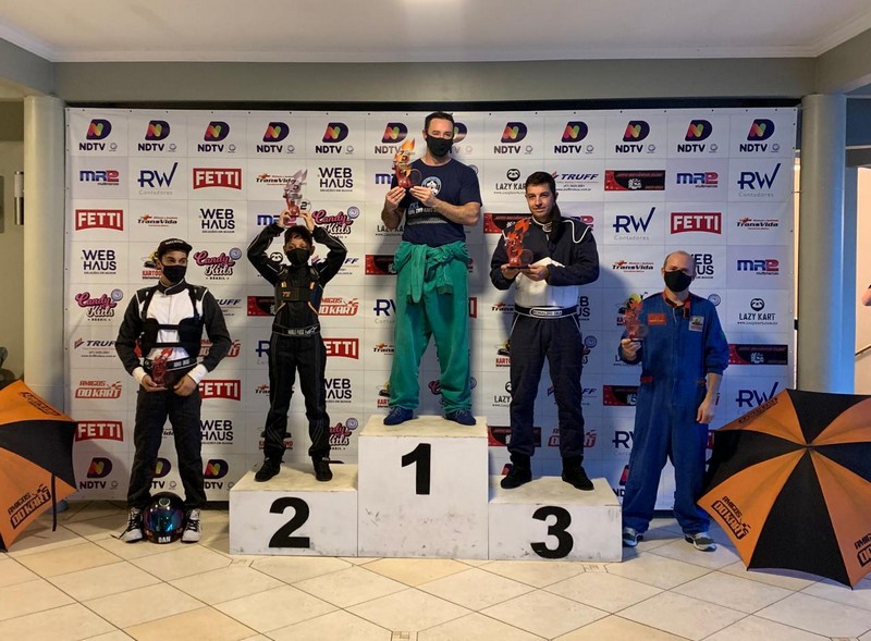 Piloto mirim de Itapoa se destaca em competicoes de kart com adultos 3