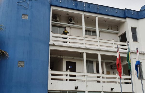 MP e GAECO cumprem mandados de busca e apreensao na Prefeitura e casa de comissionados 1