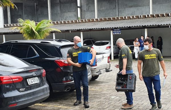 MP e GAECO cumprem mandados de busca e apreensao na Prefeitura e casa de comissionados 6