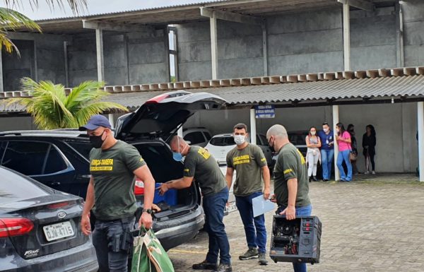 MP e GAECO cumprem mandados de busca e apreensao na Prefeitura e casa de comissionados 7