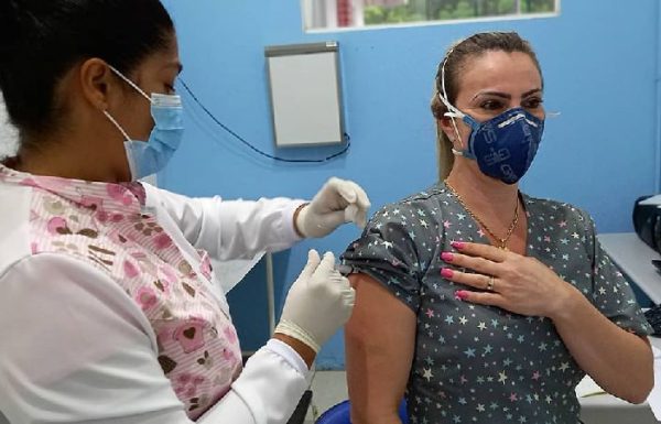 Prefeitura anuncia inicio da aplicacao da vacina contra a Covid-19 em Itapoa_03