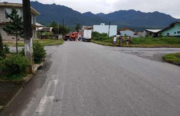 adolescente fica gravemente ferida apos ser atropelada no centro de garuva_01