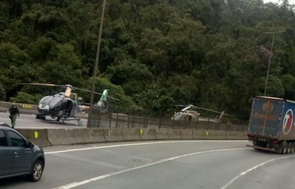 onibus capota proximo a Curva da Santa quando descia a Serra do Mar pela BR-376 2