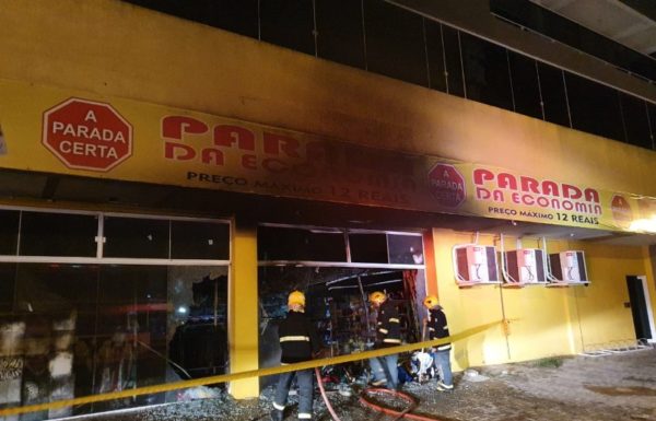 Incendio em loja em Itapema do Norte - Itapoa 05 (Tribuna de Itapoa)