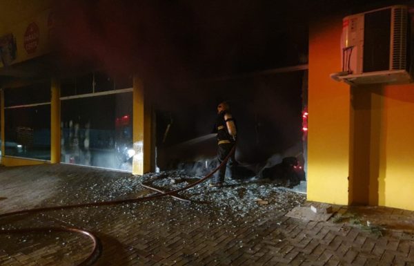 Incendio em loja em Itapema do Norte - Itapoa 08 (Tribuna de Itapoa)