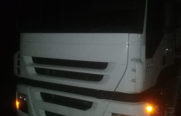 Colisao entre carretas deixa um homem ferido na SC-417 em Garuva 3 (Tribuna de Itapoa)