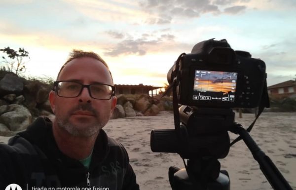 Julio Penteriche, da Praia de Itapoa SC, conta um pouco de seu trabalho nas midias sociais (Tribuna de Itapoa)