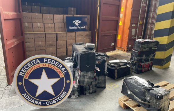 Volumes com cocaína (Tribuna de Itapoa)