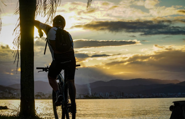Governo do Estado de Santa Catarina consulta setores economico e turistico sobre retorno do horario de verao