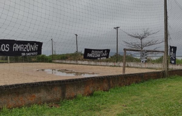 Voluntarios realizam mutirao de limpeza da orla em Itapoa no World Cleanup Day 02 (Tribuna de Itapoa)