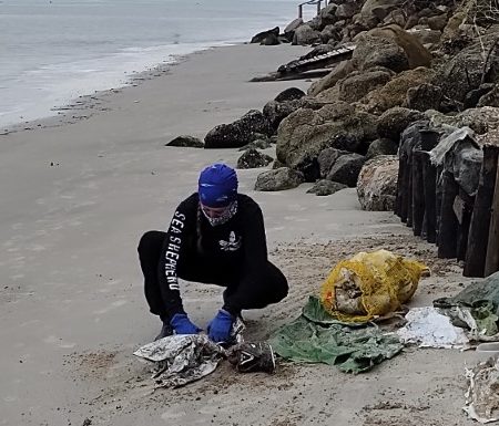 Voluntarios realizam mutirao de limpeza da orla em Itapoa no World Cleanup Day 05 (Tribuna de Itapoa)